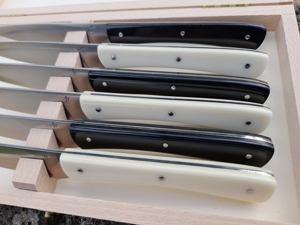 couteaux_table_micarta1